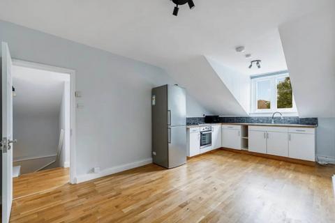 2 bedroom flat to rent, The Grove, London W5