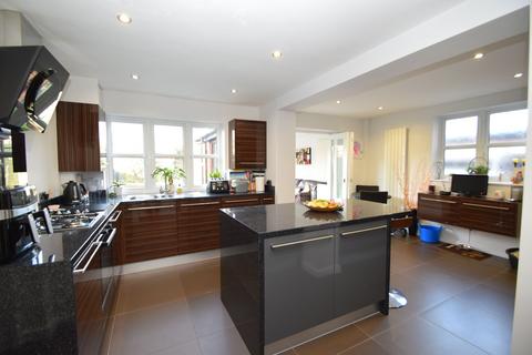 4 bedroom detached house for sale, Thorn Close, Chatham