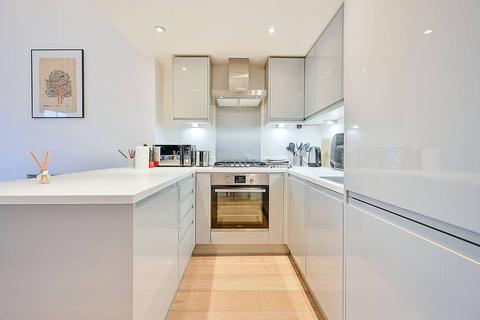 3 bedroom flat for sale, Coverdale Road, Shepherd's Bush, London, W12