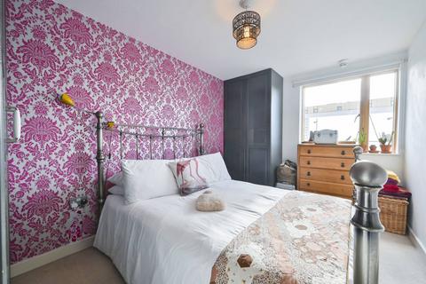 1 bedroom flat for sale, Southern Row, North Kensington, London, W10