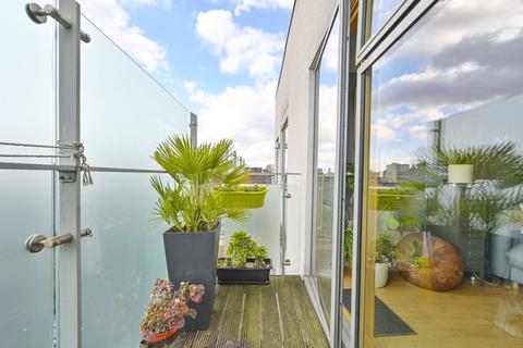 1 bedroom flat for sale, Southern Row, North Kensington, London, W10