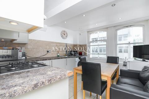 2 bedroom flat to rent, Charterhouse Buildings, London EC1M