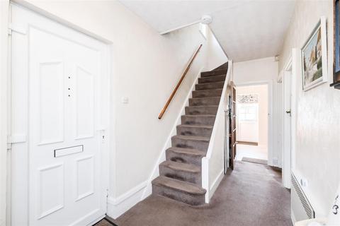 3 bedroom end of terrace house for sale, Drysdale Avenue, North Chingford