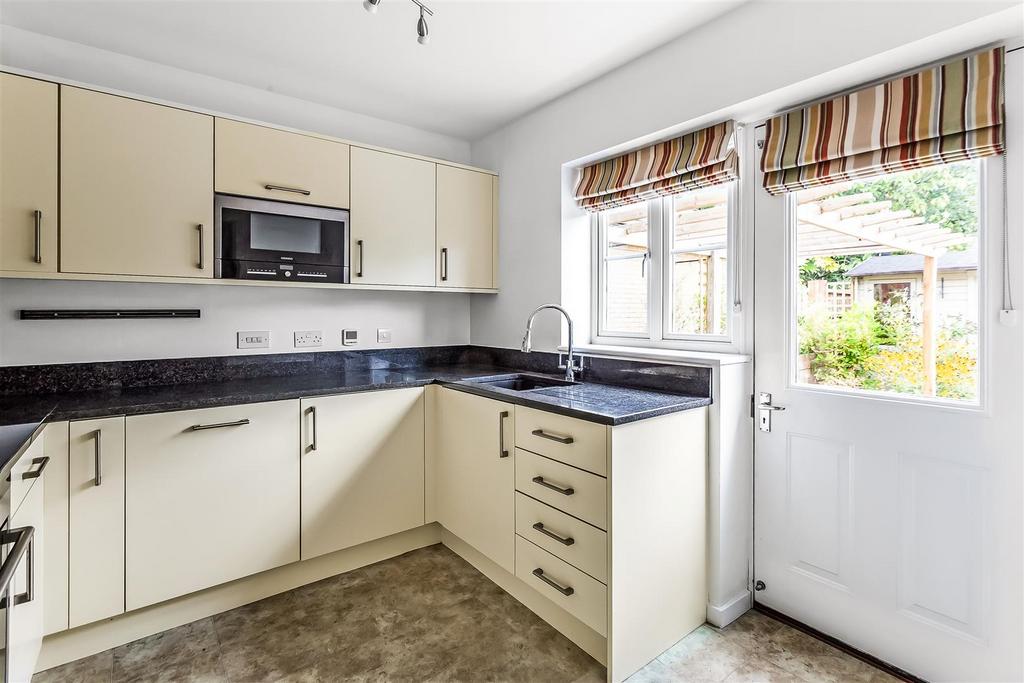 24-Juniper-Close-20.jpg