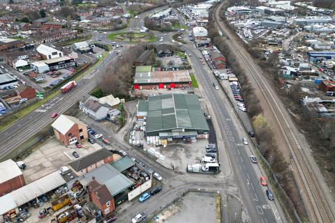 Warehouse to rent, Brimington Road North, Chesterfield