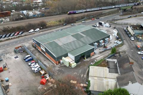 Warehouse to rent, Brimington Road North, Chesterfield