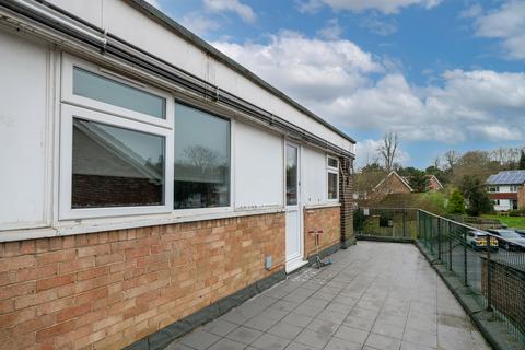 2 bedroom flat for sale, Hornbeam Road, Reigate RH2