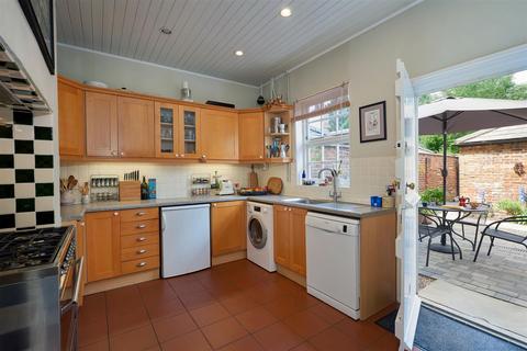 4 bedroom terraced house for sale, London Road, Harleston IP20