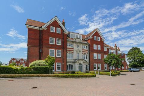 2 bedroom apartment for sale, Eversley Park, Sandgate, Folkestone, CT20