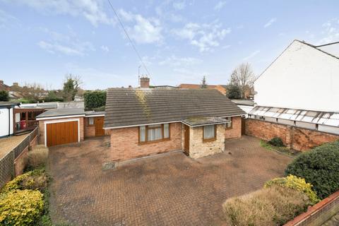 2 bedroom detached bungalow for sale, Newnham Avenue, Bedford