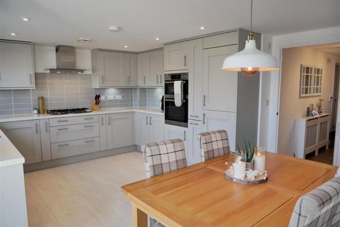 4 Angell Drive, Calne, SN11 0FW