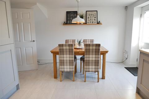 4 Angell Drive, Calne, SN11 0FW