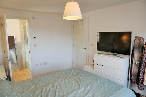 4 Angell Drive, Calne, SN11 0FW