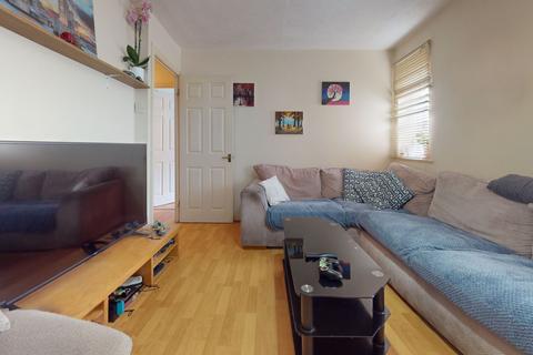 1 bedroom flat for sale, Woodgate Drive, London, SW16