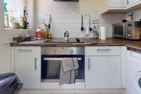 1 bedroom flat for sale, Woodgate Drive, London, SW16