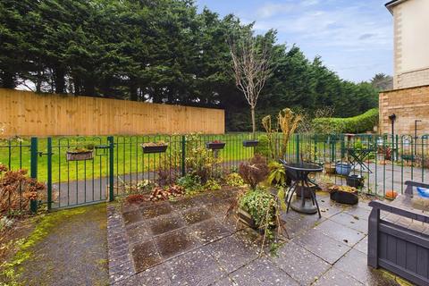 2 bedroom retirement property for sale, The Fairways, Chippenham SN15