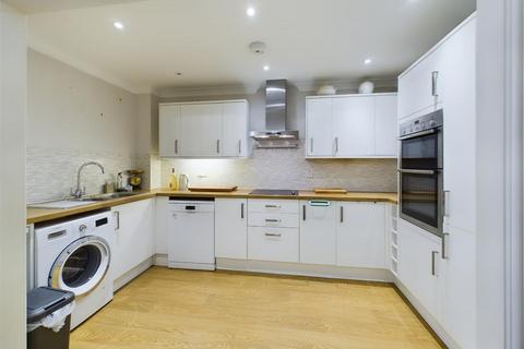 2 bedroom retirement property for sale, The Fairways, Chippenham SN15