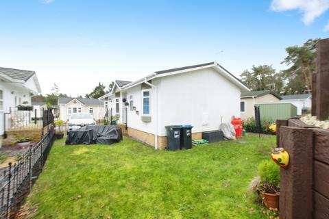 2 bedroom park home for sale, Christchurch, Dorset, BH23