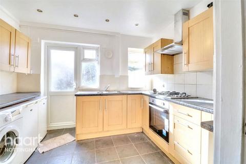 3 bedroom terraced house to rent, Woodside Road, Nottingham