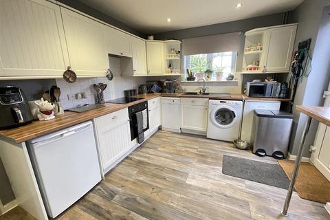 3 bedroom semi-detached house for sale, London Road, Salisbury SP3