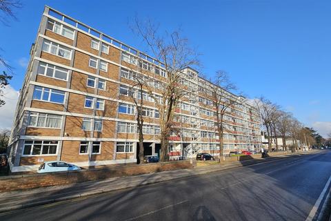 1 bedroom apartment for sale, Penthouse of Princeton House at Rivermead, Wilford Lane, West Bridgford