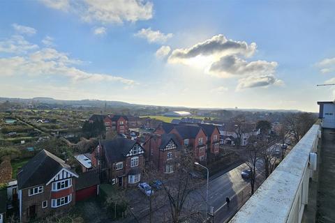 1 bedroom apartment for sale, Penthouse of Princeton House at Rivermead, Wilford Lane, West Bridgford