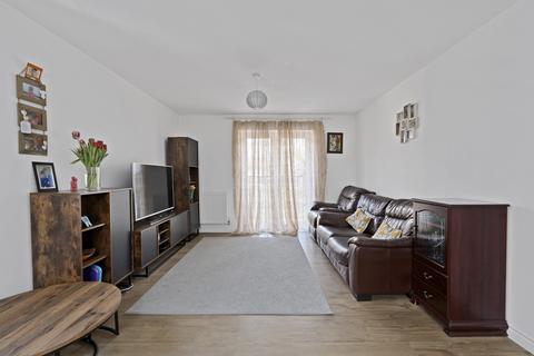 2 bedroom flat for sale, Bowers Drive, Bursledon, Southampton. SO31 8LZ