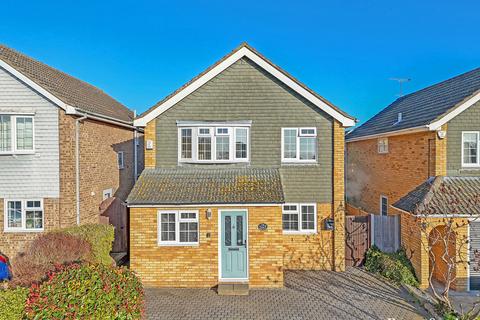 4 bedroom detached house for sale, Trinder Way, Wickford, SS12