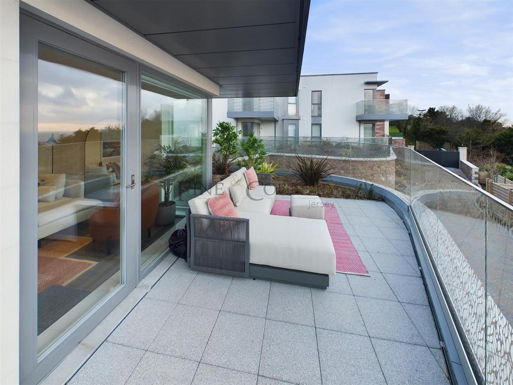 CAM04099 G0-PR0064-STILL005.jpg