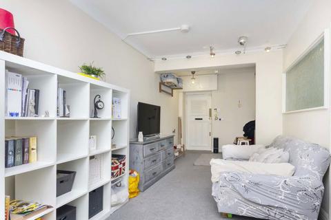 2 bedroom flat to rent, Gledstanes Road, London W14