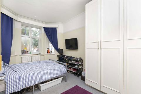 2 bedroom flat to rent, Gledstanes Road, London W14