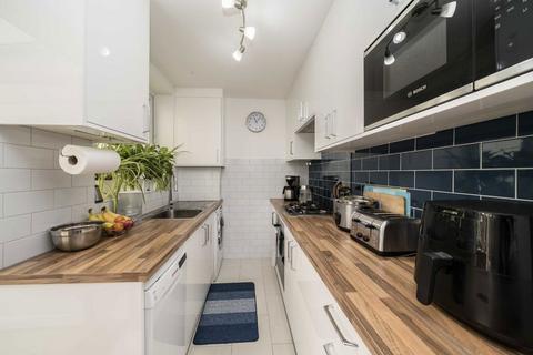 4 Wakeling Road, London, W7 1NX