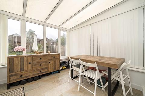 4 Wakeling Road, London, W7 1NX