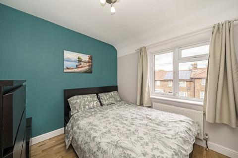4 Wakeling Road, London, W7 1NX