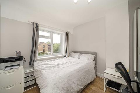 4 Wakeling Road, London, W7 1NX
