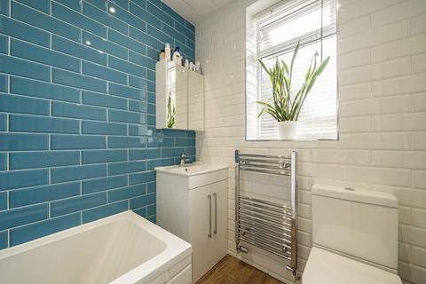 4 Wakeling Road, London, W7 1NX
