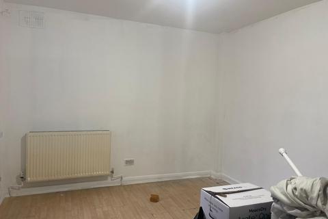 2 bedroom flat to rent, Napier Road, Wembley HA0