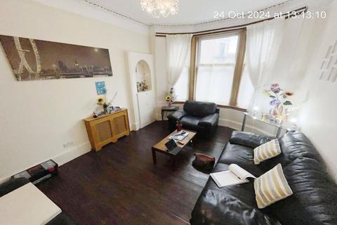 1 bedroom flat for sale, Cathcart Road, Flat 1-1, Crosshill, Glasgow G42