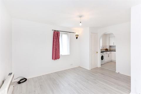 2 bedroom flat for sale, The Croft, North Chingford