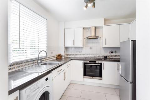 2 bedroom flat for sale, The Croft, North Chingford