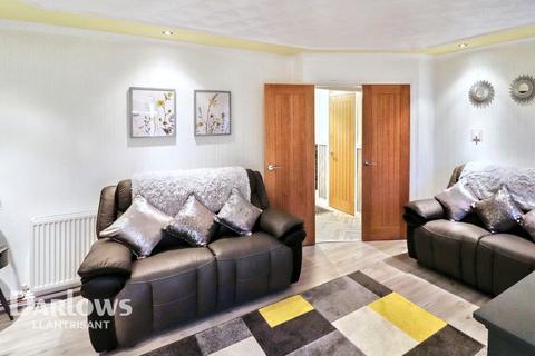 6 Almond Close, Llantwit Fardre, Pontypridd, CF38 2PX