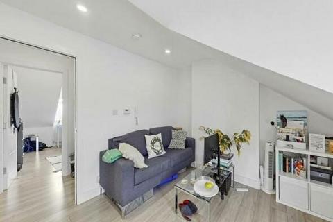 1 bedroom flat to rent, Ferme Park Road, London N4