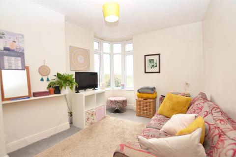 1 bedroom apartment to rent, High Street, Hampton Hill