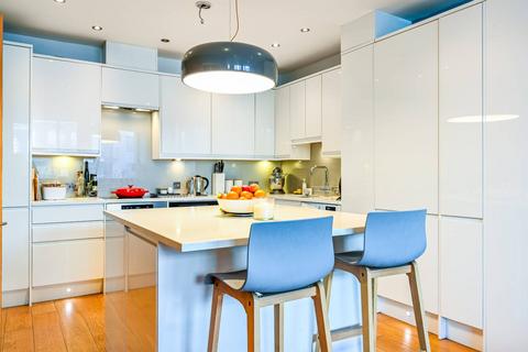 2 bedroom flat for sale, Drayton Park, Arsenal, London, N5