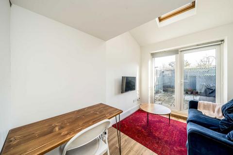 1 bedroom flat to rent, Bedford Road, London SW4