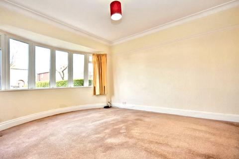 3 bedroom semi-detached house for sale, Eden Avenue, Wakefield, West Yorkshire