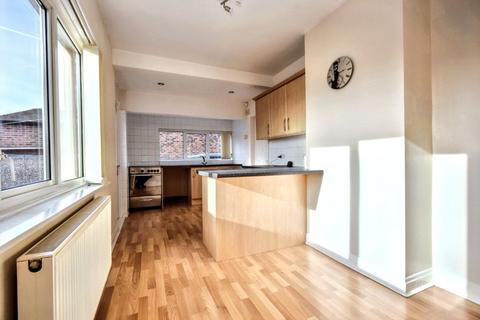 3 bedroom semi-detached house for sale, Eden Avenue, Wakefield, West Yorkshire