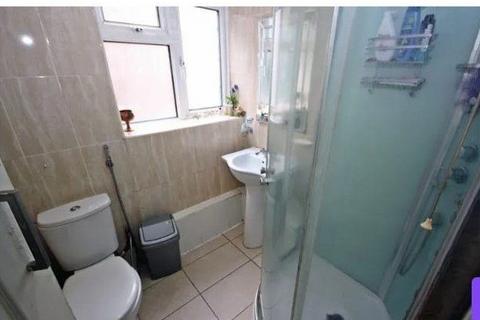 2 bedroom flat for sale, Northolt UB5