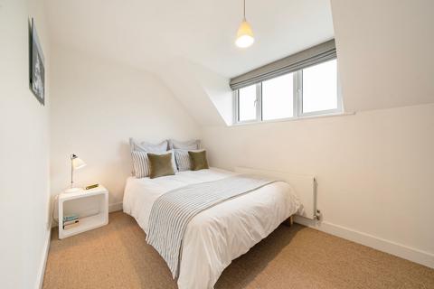 38 Archer Close, Kingston Upon Thames, KT2 5NE