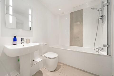 38 Archer Close, Kingston Upon Thames, KT2 5NE